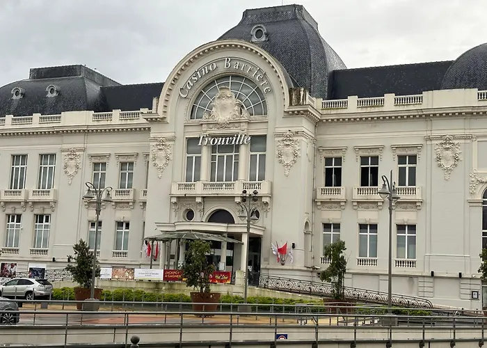 Cosy - A 2min - Casino A 1min