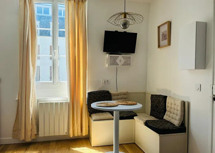 Cosy - à 2min - Casino à 1min